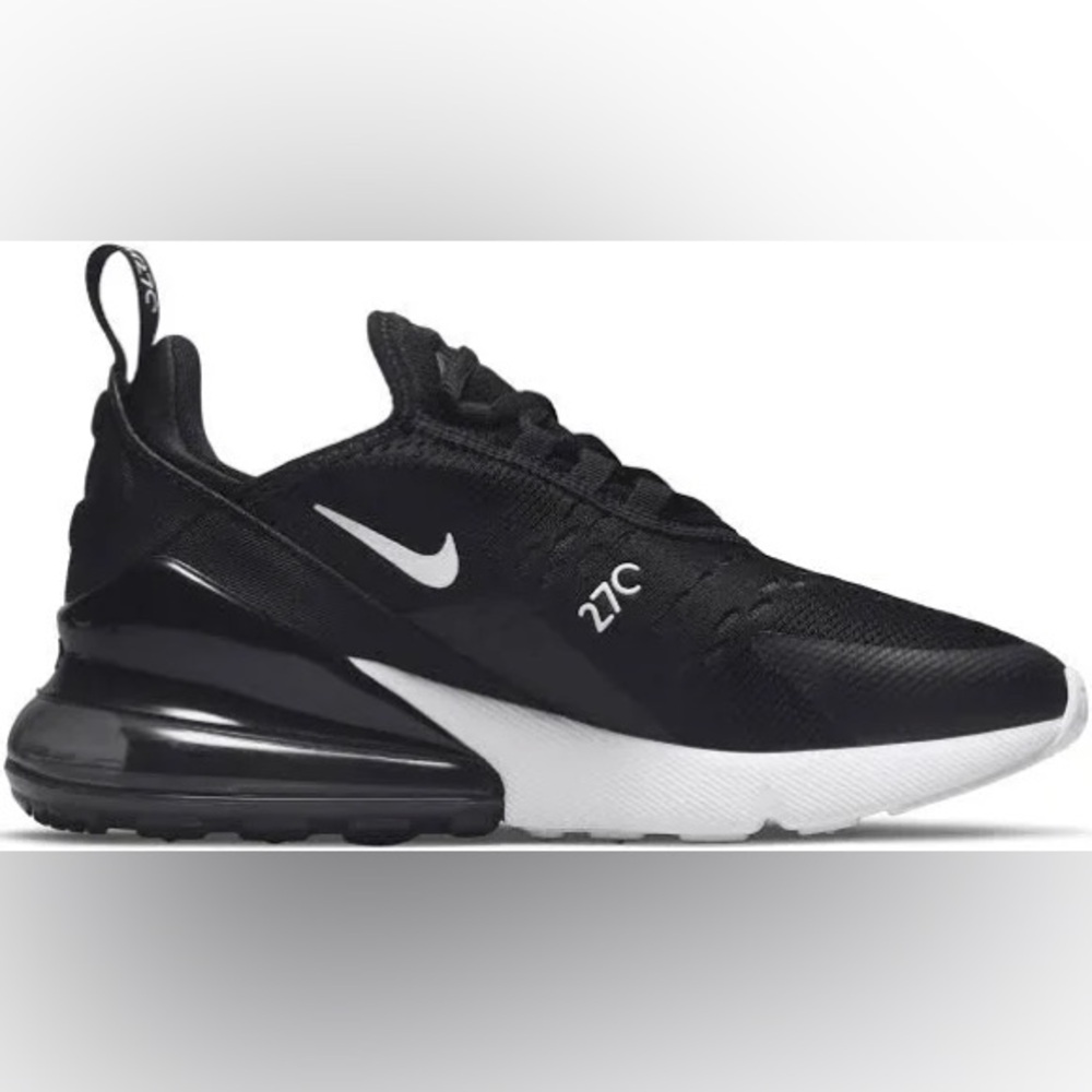 NIKE AIRMAX 270 
black size 8.5 men’s (11 women’s)